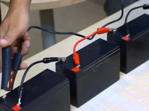 how to connect batteries in series